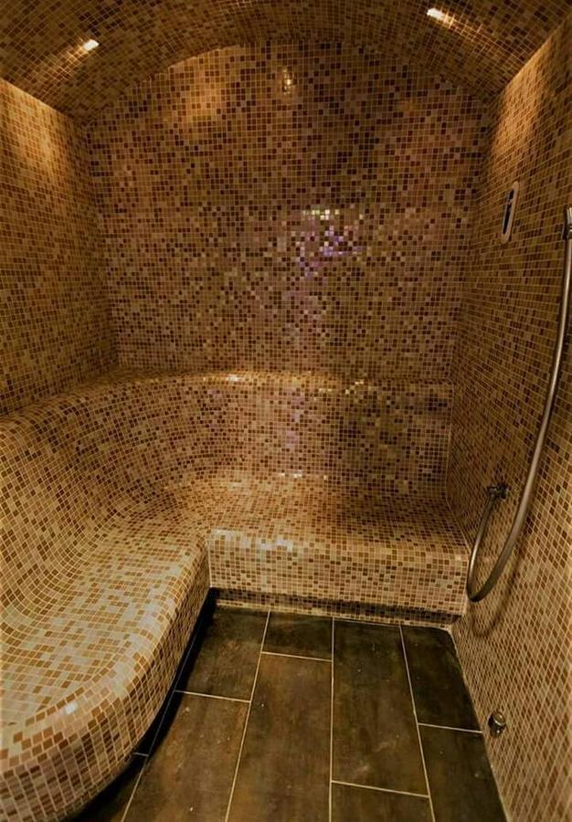 S Palace & Spa *
